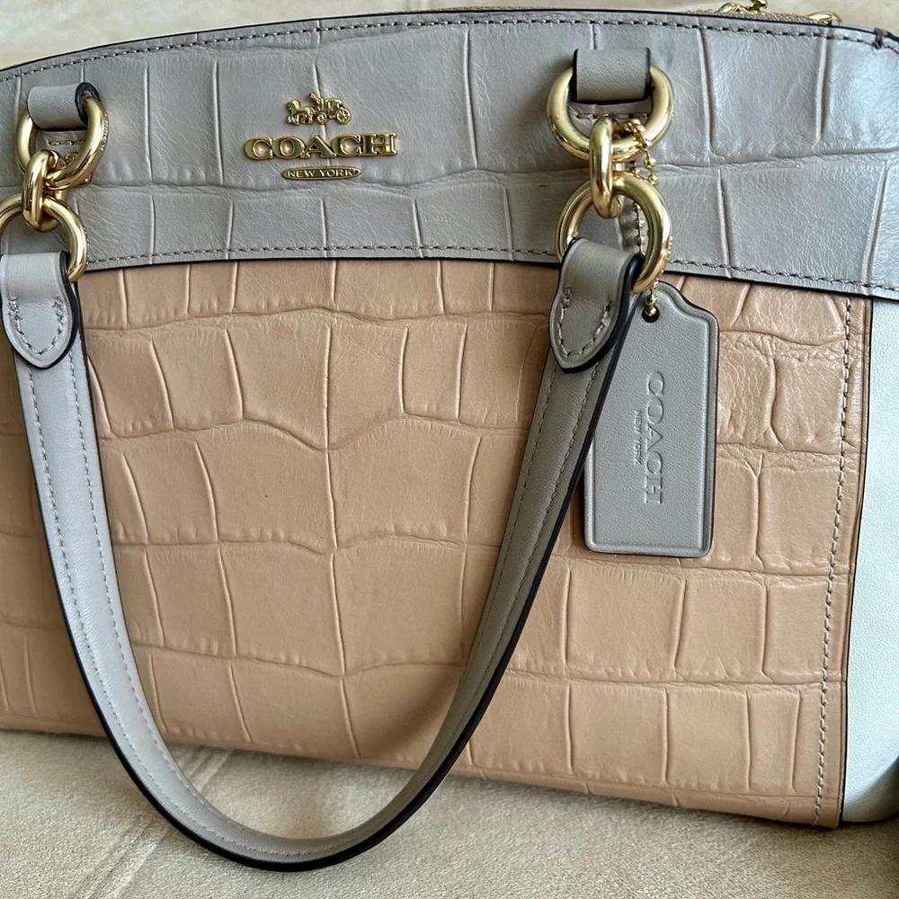 Coach preloved classy